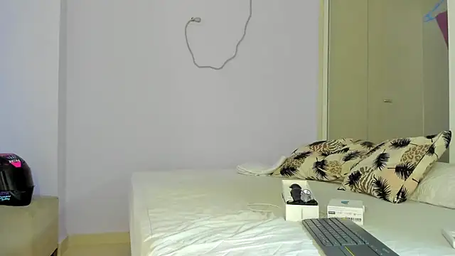 Snapshot of Mari_Mendoza chatting on December 12, 9:04 pm Mari Mendoza online show from December 12, 9:04 pm
