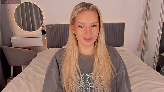 Snapshot of CassieRayss chatting on February 23, 11:18 am CassieRayss online show from February 23, 11:18 am