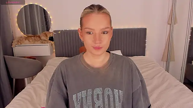 Snapshot of CassieRayss chatting on February 24, 11:41 am CassieRayss online show from February 24, 11:41 am