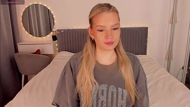 Snapshot of CassieRayss chatting on March 1, 10:39 am CassieRayss online show from March 1, 10:39 am