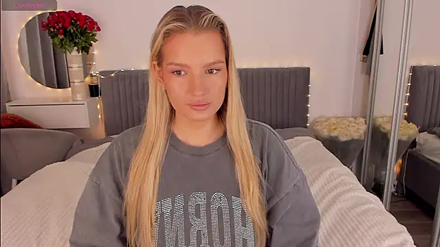 Snapshot of CassieRayss chatting on March 26, 11:27 am CassieRayss online show from March 26, 11:27 am