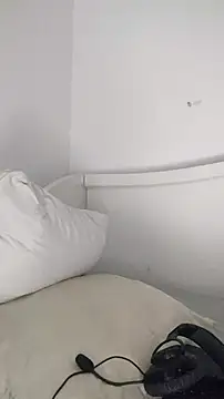 Snapshot of Yeye25199 chatting on October 18, 1:01 pm Yeye25199 online show from October 18, 1:01 pm