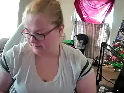 Snapshot of SexyWhiteChocolate chatting on December 1, 7:25 pm SexyWhiteChocolate online show from December 1, 7:25 pm