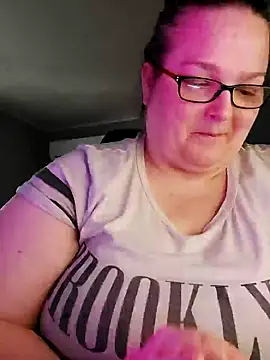 Snapshot of SexyWhiteChocolate chatting on March 19, 10:42 pm SexyWhiteChocolate online show from March 19, 10:42 pm