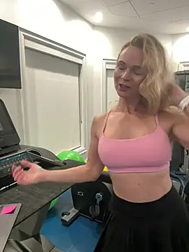 Snapshot of CindyOcean chatting on December 8, 1:24 am CindyOcean online show from December 8, 1:24 am