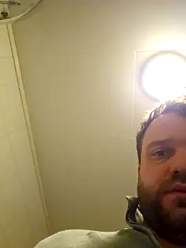 Snapshot of Machoviking1 chatting on December 1, 7:46 am Machoviking1 online show from December 1, 7:46 am