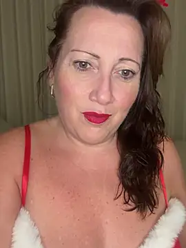 xsexycurvymilf online show from December 19, 1:40 pm