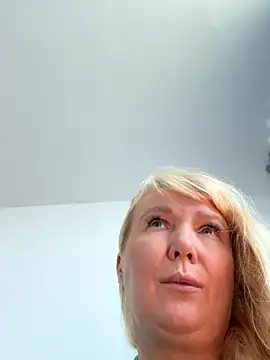 EmmaInLove23 online show from October 14, 2:23 am