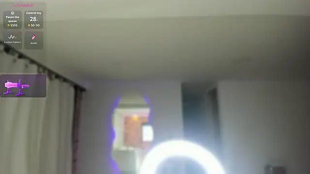 Snapshot of sara_evans02 chatting on May 24, 1:32 am sara evans02 online show from May 24, 1:32 am