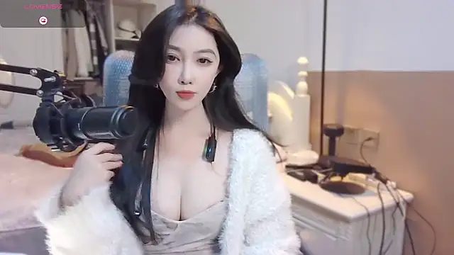 Snapshot of vyizh- chatting on December 9, 5:29 am vyizh- online show from December 9, 5:29 am