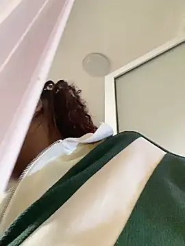 Snapshot of Dellah26 chatting on February 19, 6:20 am Dellah26 online show from February 19, 6:20 am