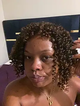 Snapshot of Dellah26 chatting on March 2, 5:30 am Dellah26 online show from March 2, 5:30 am