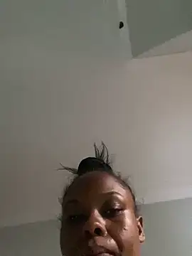 Snapshot of Dellah26 chatting on March 22, 6:28 am Dellah26 online show from March 22, 6:28 am