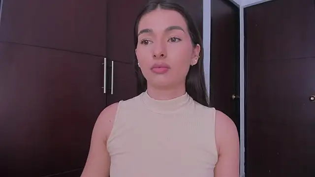 Snapshot of Coralinee_01 chatting on January 12, 8:36 pm Coralinee 01 online show from January 12, 8:36 pm