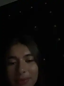 Coralinee 01 online show from April 29, 4:38 am