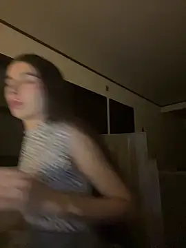 Coralinee 01 online show from April 30, 12:39 am