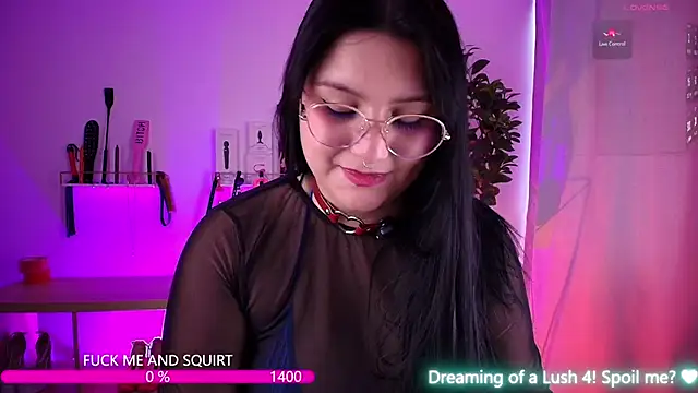 Snapshot of catha_cat chatting on May 6, 5:18 pm catha cat online show from May 6, 5:18 pm