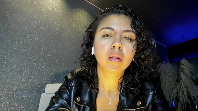 Snapshot of Amareto_ chatting on October 12, 12:04 pm Amareto online show from October 12, 12:04 pm