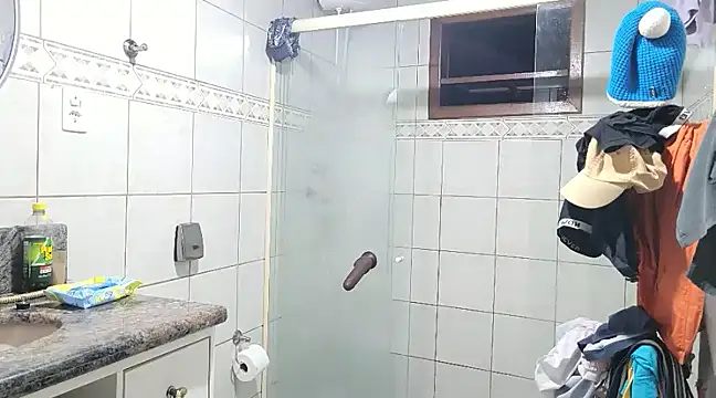 Snapshot of Luksmen chatting on December 13, 4:11 am Luksmen online show from December 13, 4:11 am