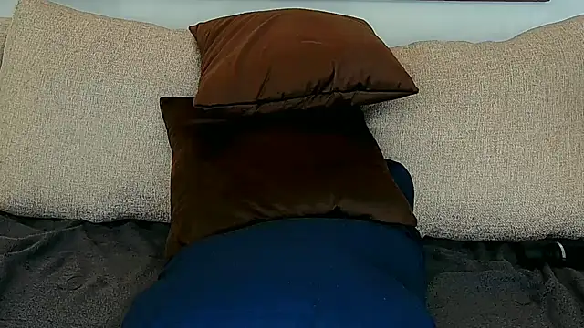 Snapshot of angel_fox__ chatting on June 3, 11:43 pm angel fox online show from June 3, 11:43 pm