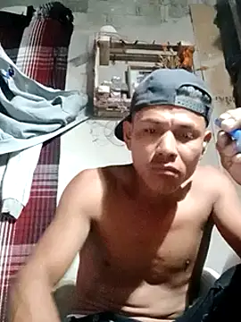 Snapshot of Moreno1813 chatting on February 16, 6:21 am Moreno1813 online show from February 16, 6:21 am