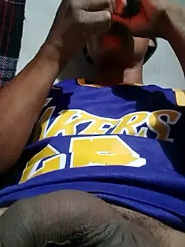 Snapshot of Moreno1813 chatting on February 16, 9:26 am Moreno1813 online show from February 16, 9:26 am