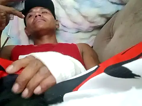 Snapshot of Moreno1813 chatting on March 18, 5:53 pm Moreno1813 online show from March 18, 5:53 pm