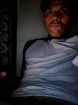 Snapshot of Moreno1813 chatting on March 19, 10:33 am Moreno1813 online show from March 19, 10:33 am