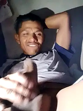 Snapshot of Moreno1813 chatting on March 20, 10:54 am Moreno1813 online show from March 20, 10:54 am