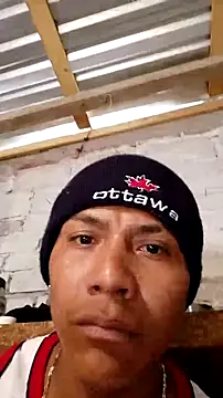 Snapshot of Moreno1813 chatting on October 17, 6:54 pm Moreno1813 online show from October 17, 6:54 pm