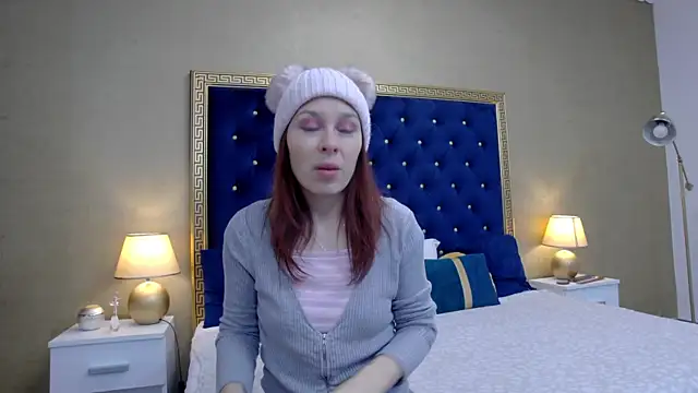 HaileyMoonn online show from December 13, 4:43 am