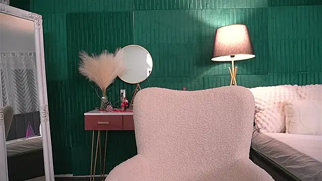 HaileyMoonn online show from December 17, 4:18 am