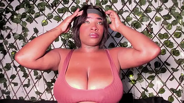 Snapshot of AlondraFerri1 chatting on December 16, 3:00 am AlondraFerri1 online show from December 16, 3:00 am