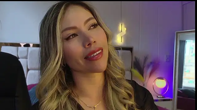 Snapshot of Ammy_Castro chatting on February 21, 9:16 pm Ammy Castro online show from February 21, 9:16 pm