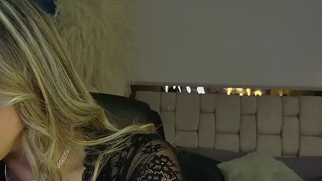 Snapshot of Ammy_Castro chatting on March 5, 9:11 pm Ammy Castro online show from March 5, 9:11 pm