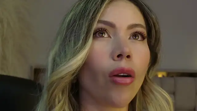 Snapshot of Ammy_Castro chatting on March 12, 9:32 pm Ammy Castro online show from March 12, 9:32 pm