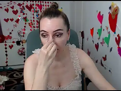 EvelynAngell online show from March 13, 1:18 pm
