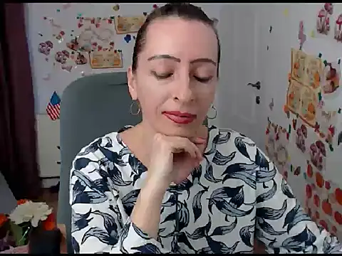 EvelynAngell online show from September 16, 9:10 am