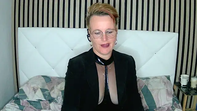 xxNoeliaxx online show from December 7, 10:56 am