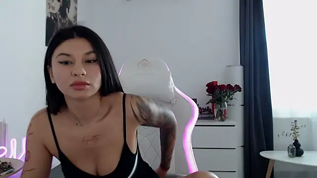 Snapshot of Simply_the_best chatting on October 11, 2:37 pm Simply the best online show from October 11, 2:37 pm