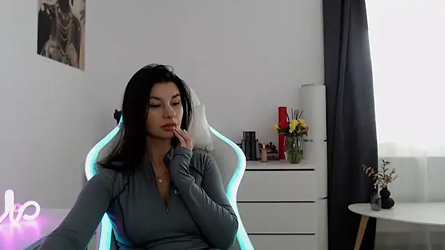 Snapshot of Simply_the_best chatting on November 13, 8:35 am Simply the best online show from November 13, 8:35 am