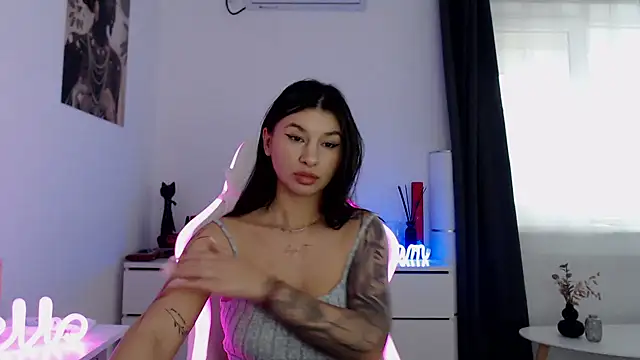 Snapshot of Simply_the_best chatting on November 27, 1:46 pm Simply the best online show from November 27, 1:46 pm