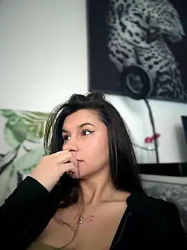 Snapshot of Simply_the_best chatting on January 13, 2:11 pm Simply the best online show from January 13, 2:11 pm