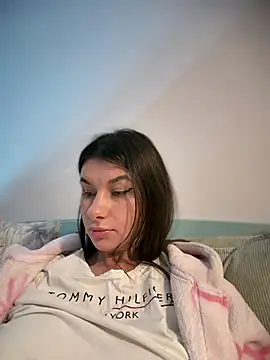 Snapshot of Simply_the_best chatting on January 31, 7:11 pm Simply the best online show from January 31, 7:11 pm