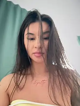 Snapshot of Simply_the_best chatting on February 4, 12:55 pm Simply the best online show from February 4, 12:55 pm