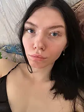 Lisaaa Alisa online show from February 6, 7:45 am