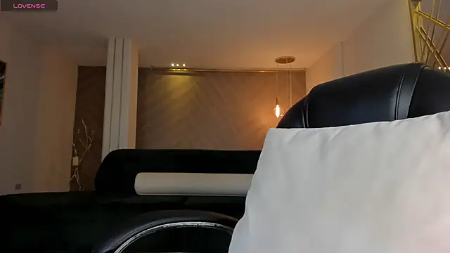 Snapshot of JessicaWilliams1 chatting on September 19, 9:54 am JessicaWilliams1 online show from September 19, 9:54 am