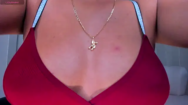 Snapshot of JessicaWilliams1 chatting on October 6, 9:51 am JessicaWilliams1 online show from October 6, 9:51 am