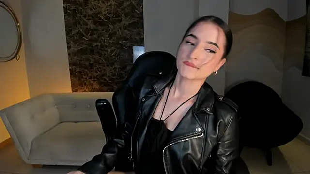 Snapshot of DominiqueVega chatting on December 19, 6:56 am DominiqueVega online show from December 19, 6:56 am