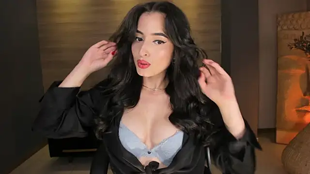 Snapshot of DominiqueVega chatting on January 13, 8:37 pm DominiqueVega online show from January 13, 8:37 pm